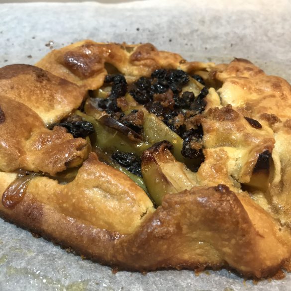 Autumn Apple Whiskey Raisin Tart